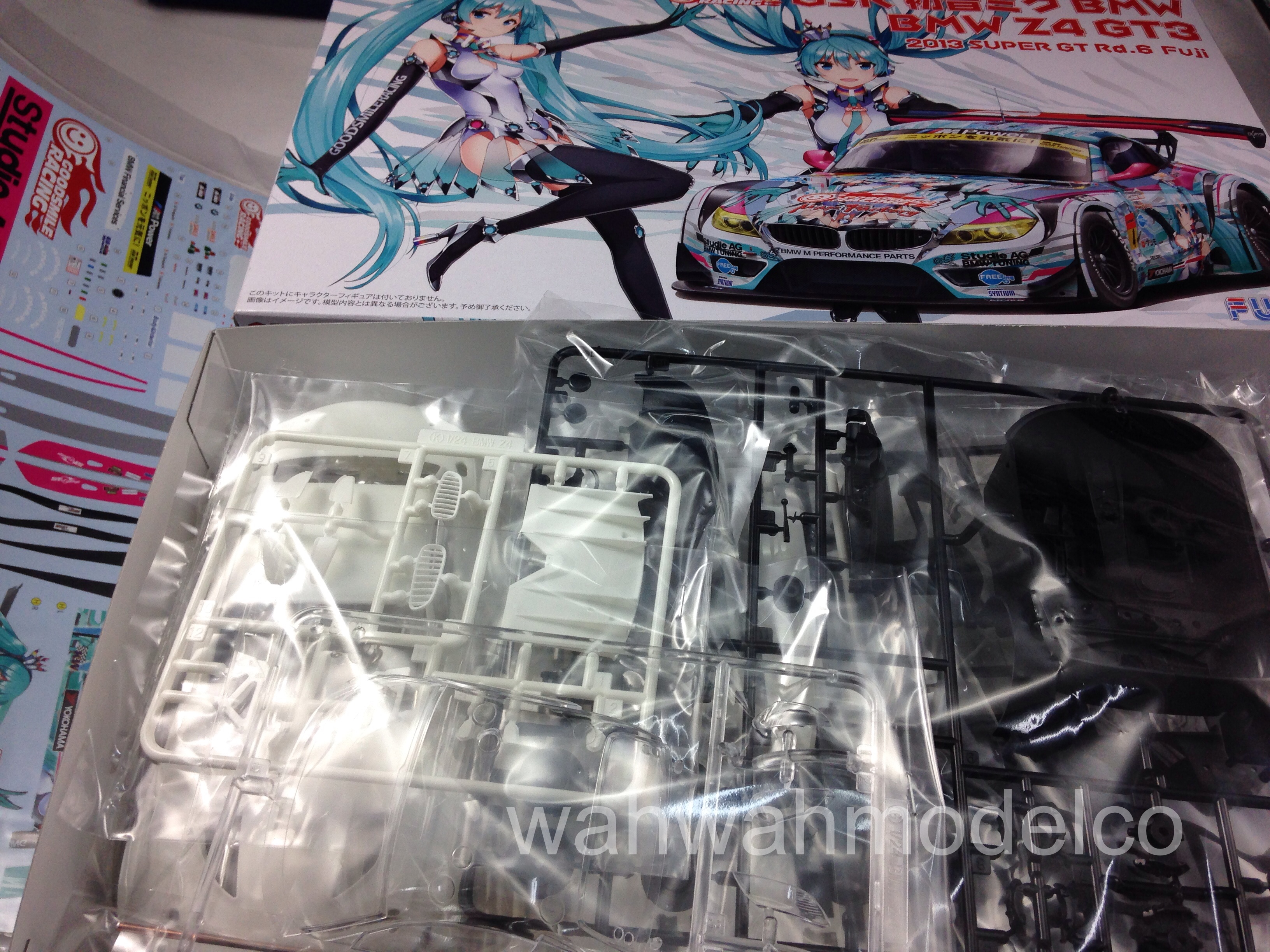 fujimi-170107-124-gsr-hatsune-miku-bmw-bmw-z4-gt3-2013