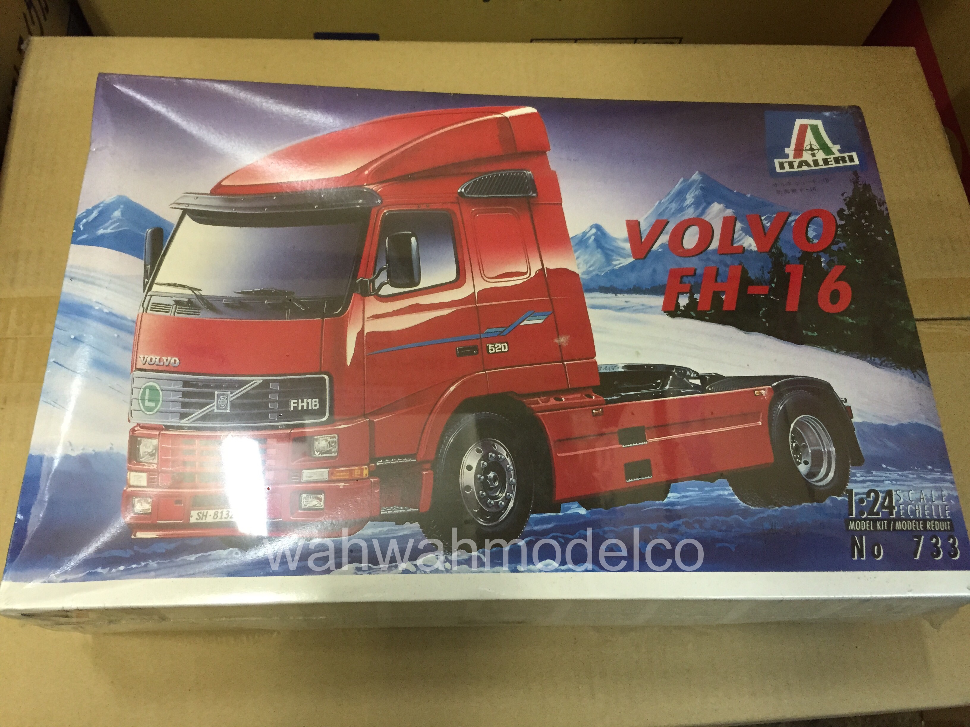 ホビーラジコン ITALERI Volvo FH16 520 & DAF XF 105 1:24 Amazon.com: Italeri 1/24 DAF XF105 w/2x20' Containers