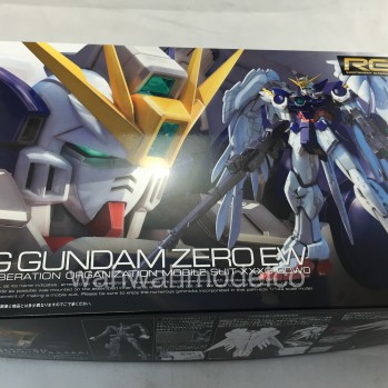 Bandai 196716 1/144 HGUC 191 RX-78-2 Gundam 35th Revive