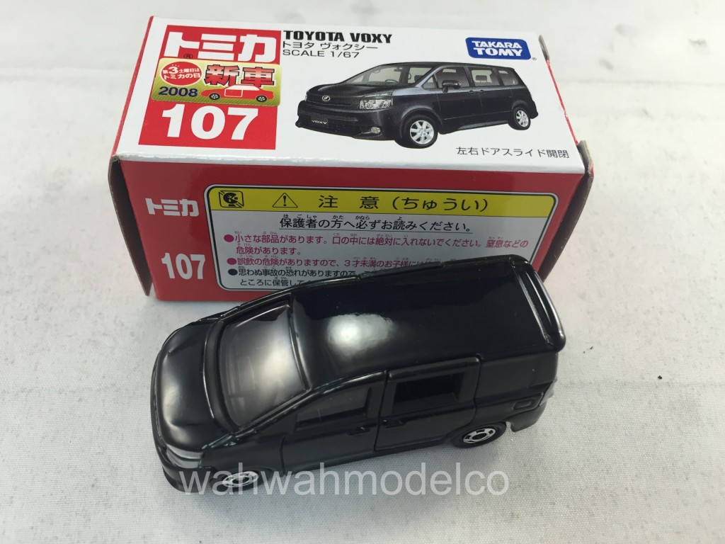 tomica toyota voxy