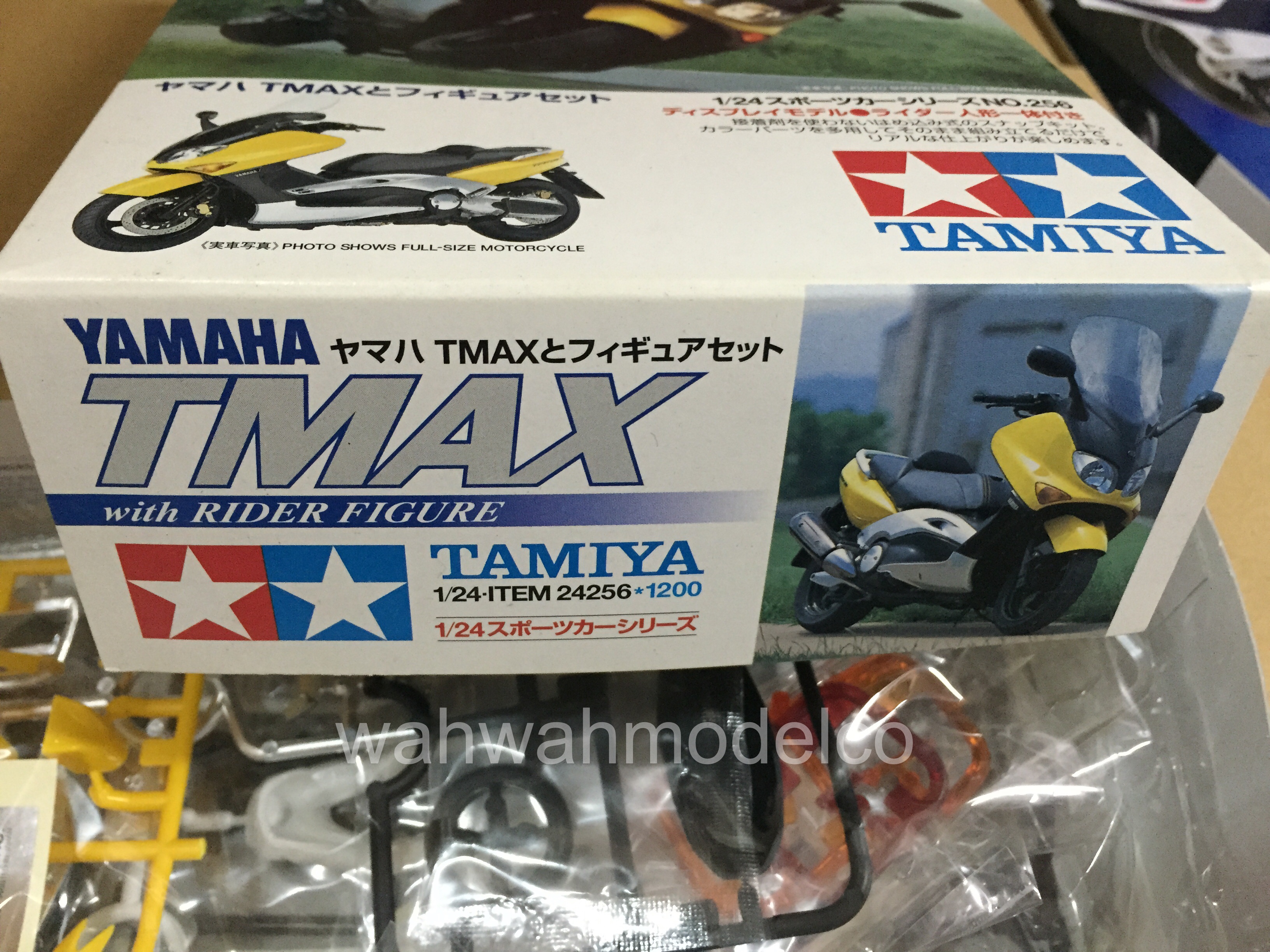 tamiya-24256-124-yamaha-tmax-wrider-figure/