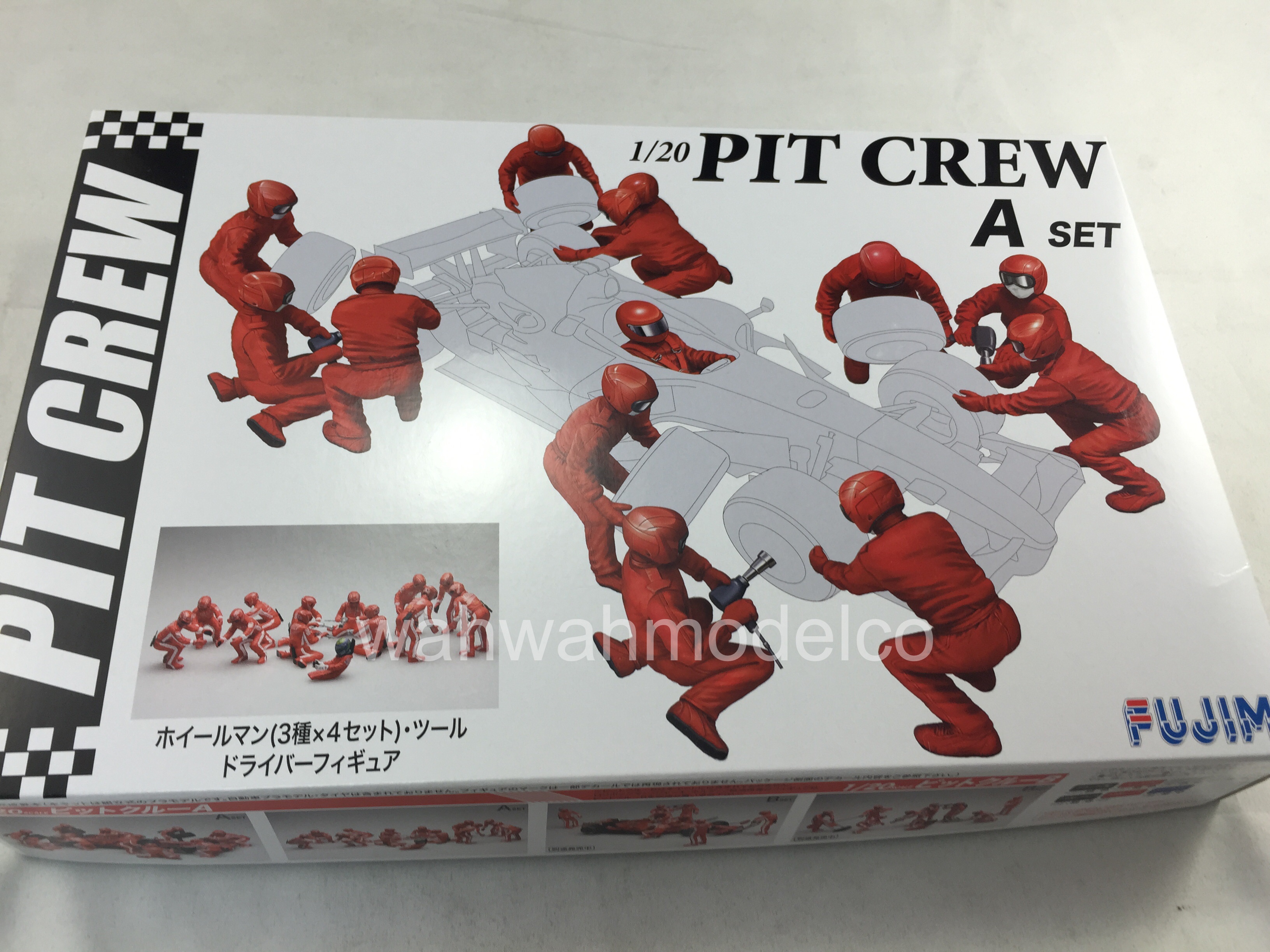 Fujimi 1/20 Scale Pit Crew Set A - Formula One Racing Model Kit With 13 Unpainted Figures