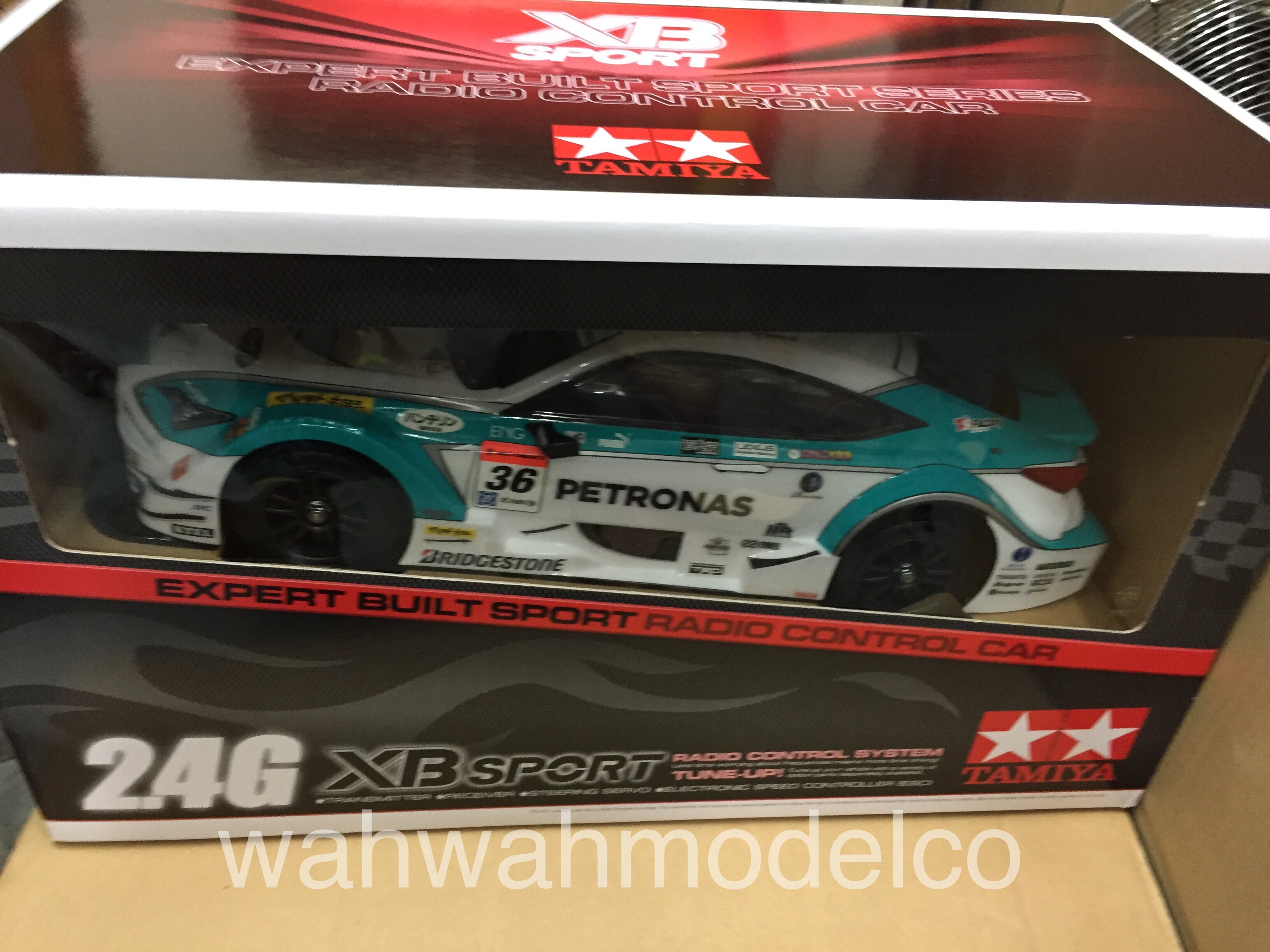 Tamiya 46630 1/10 RTR Petronas TOM's RC 