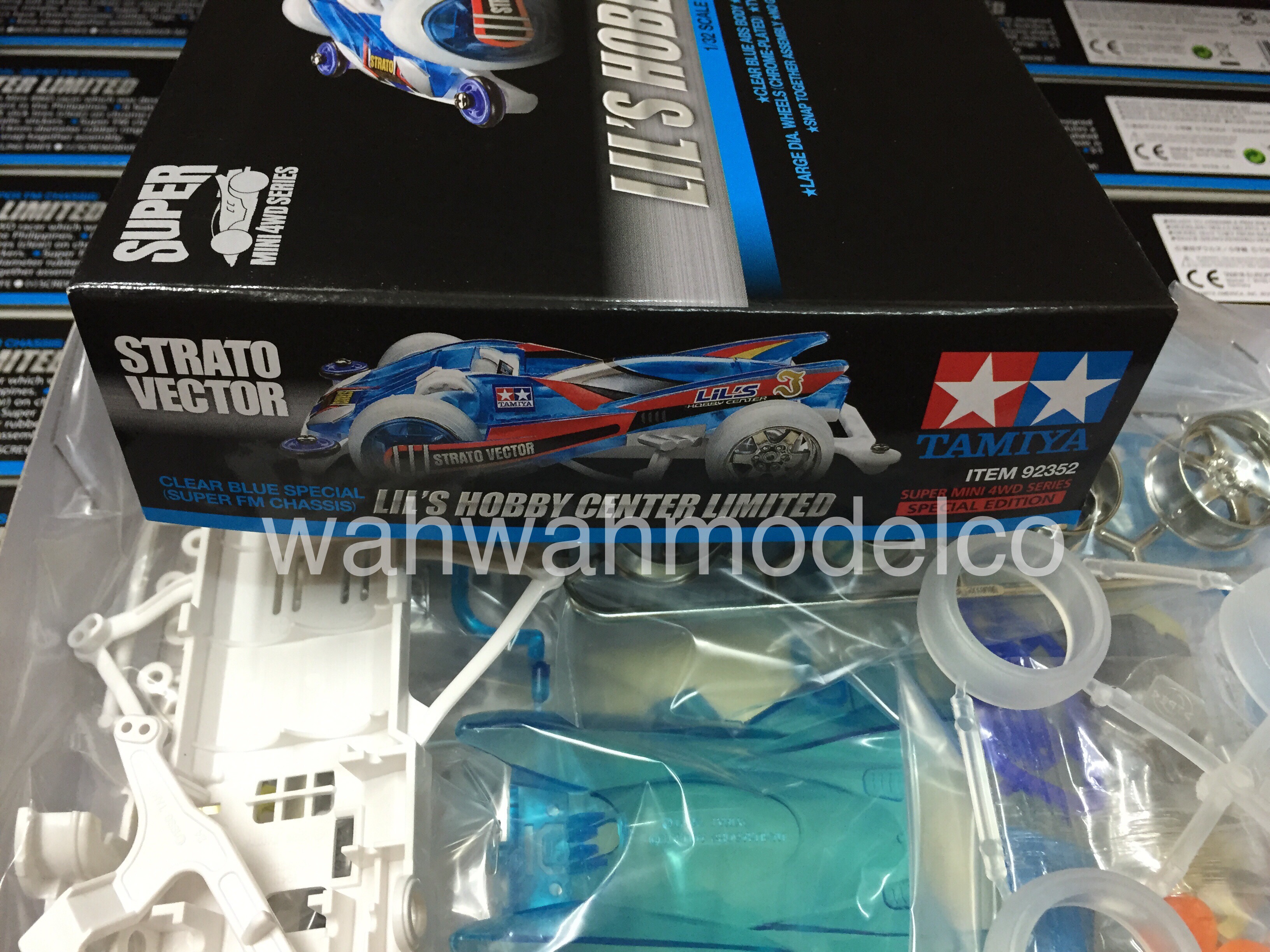 Tamiya #92352 - Strato Vector Clear Blue Special strato