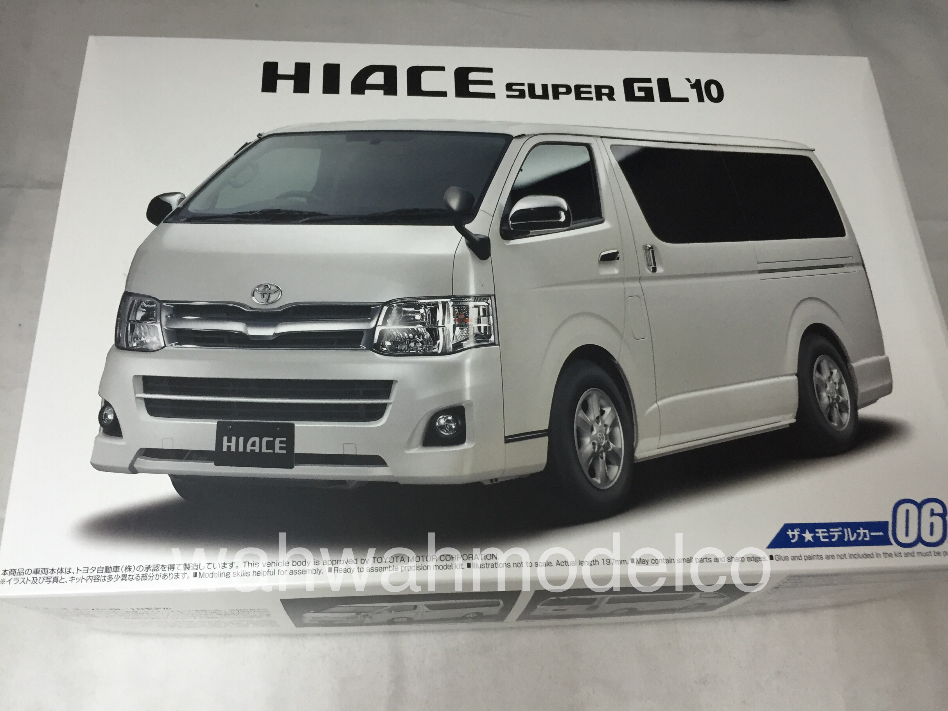 Aoshima 1:24 scale plastic model car kit Toyota HiAce Super GL Light Vehicle Van 