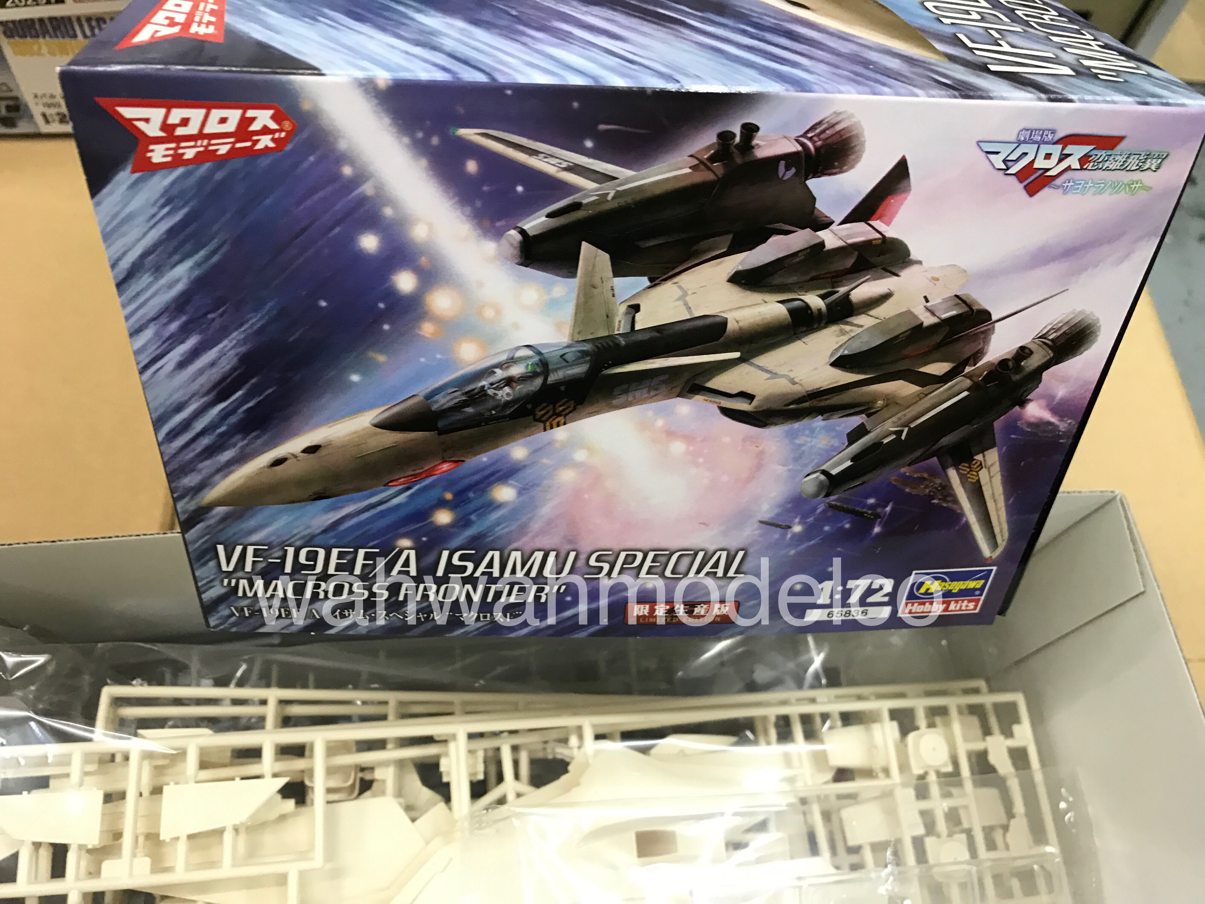 A Isamu Special 1/72 model Hasegawa Macross Series Macross Frontier VF-19EF 