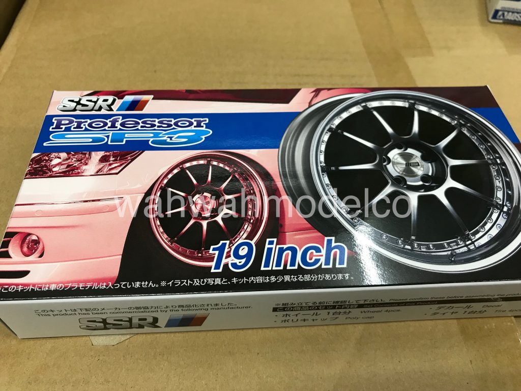 Aoshima 52525 Tuned Parts 13 1/24 SSR EXECUTOR CV01 19inch Tire & Wheel Set 
