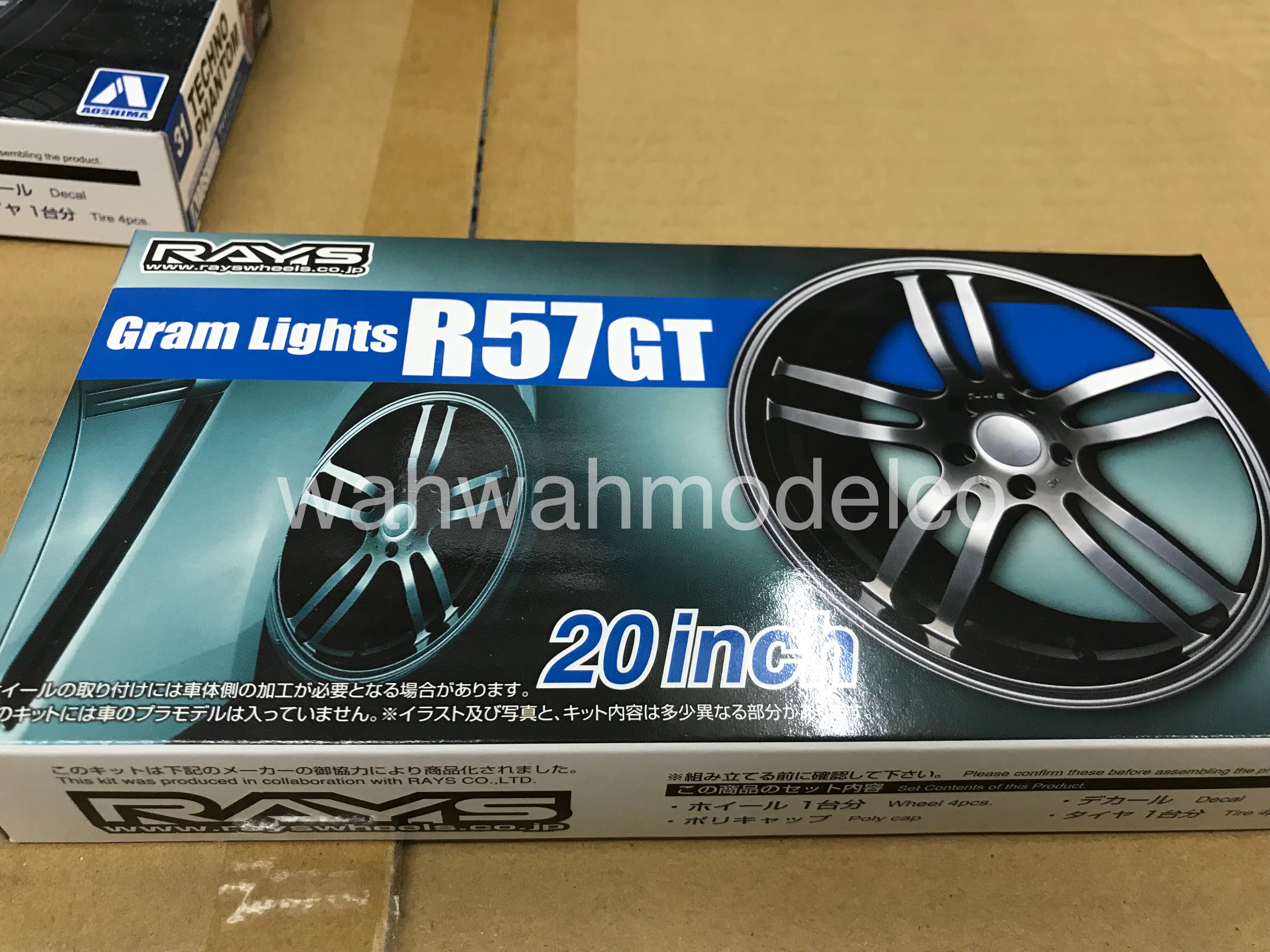 Aoshima 055151 1/24 Tuned Parts 81 GRAM LIGHTS R57GT 20inch Tire & Wheel Set 