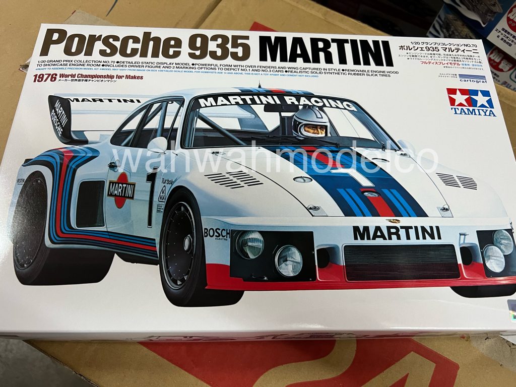 自動車 Tamiya 1/20 Martini Porsche 935 Turbo Tamiya Porsche 935 Turbo model kit - build diary, photos